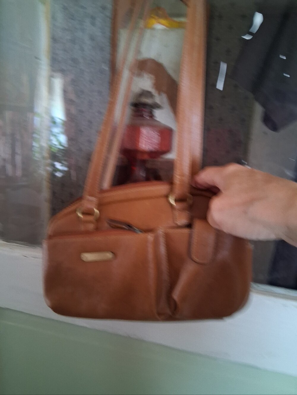 Classic Tan Leather Shoulder Bag - Unbranded
